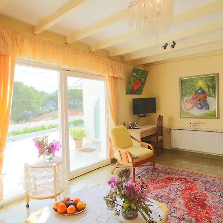 Villa Villa- Mia